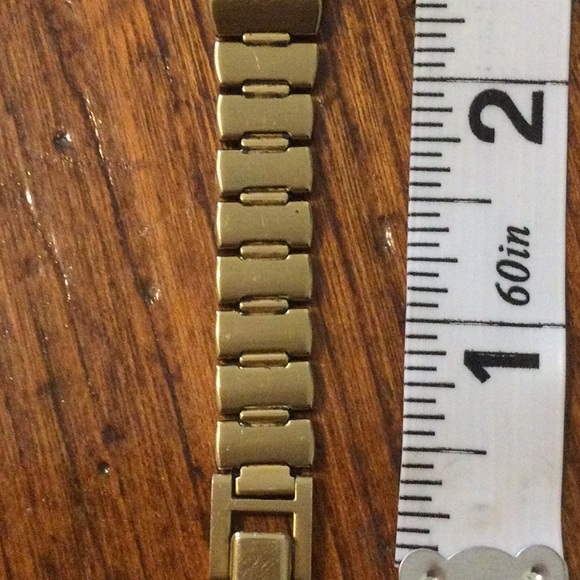 Vintage 14k Gold Plated Seiko Quartz Watch - Picture 5 of 9